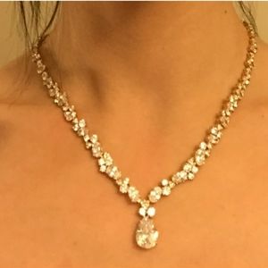 NWOT Yellow gold-tone Crystal drop necklace